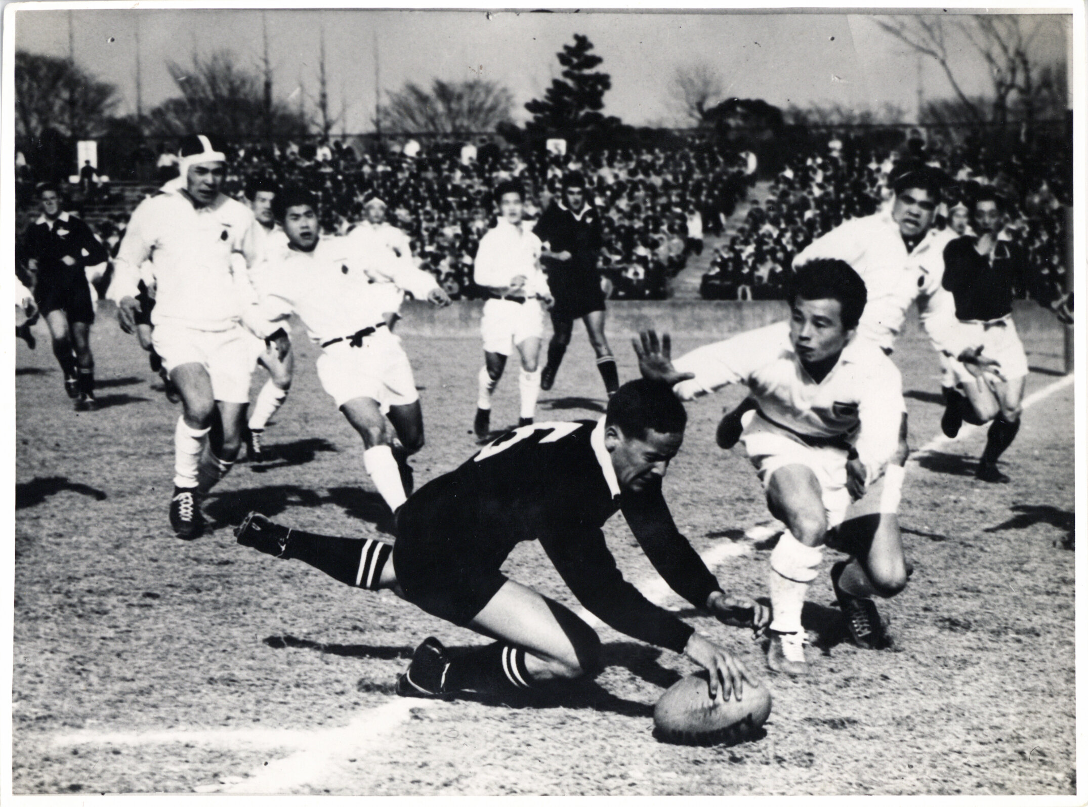 1958 NZ Rugby Team Japan Tour -Colin Meads scoring try
