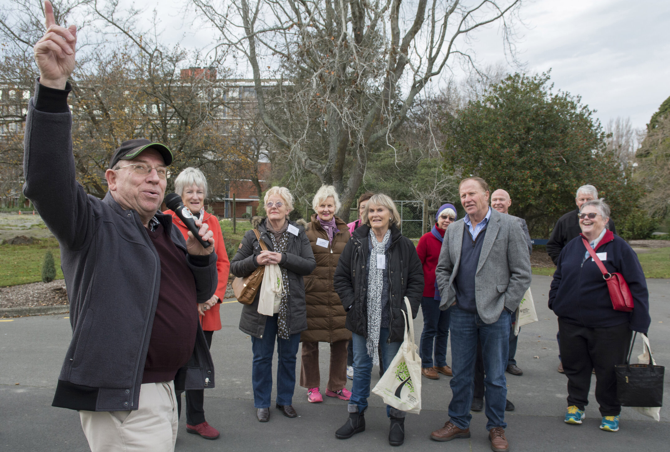 2016 DipHort 1965-66 reunion 04