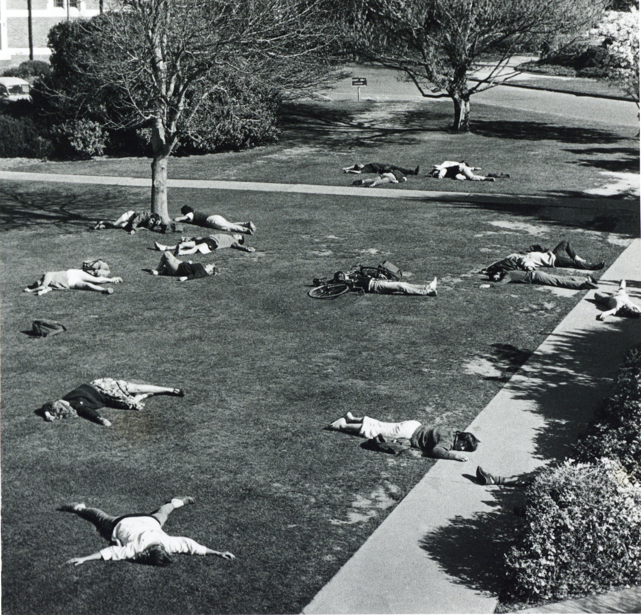 Students protesting the use of toxic herbicides and insecticides on college grounds, 1988