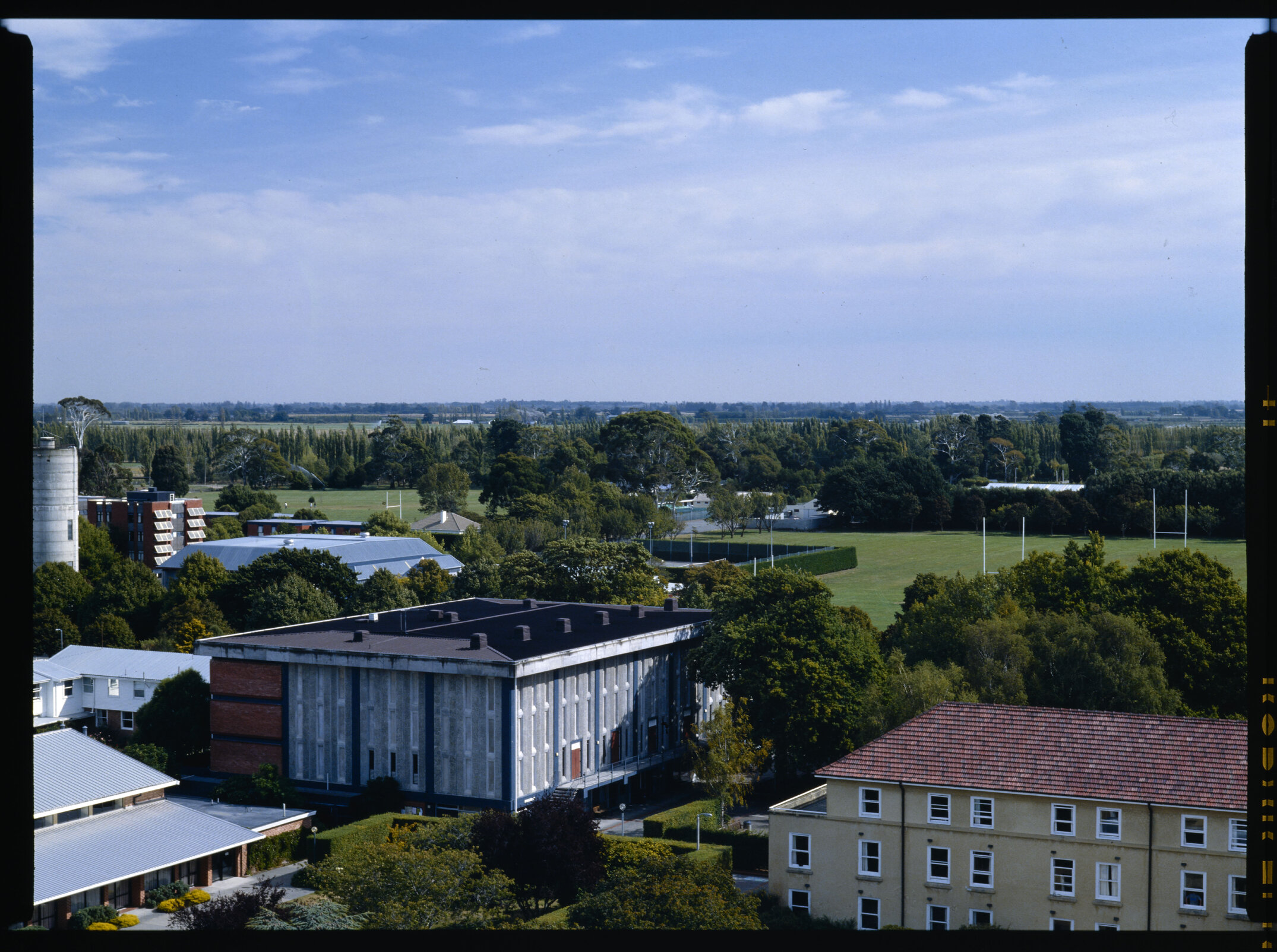 A view of Hudson Hall and Gillespie Hall from the George Forbes Building 01