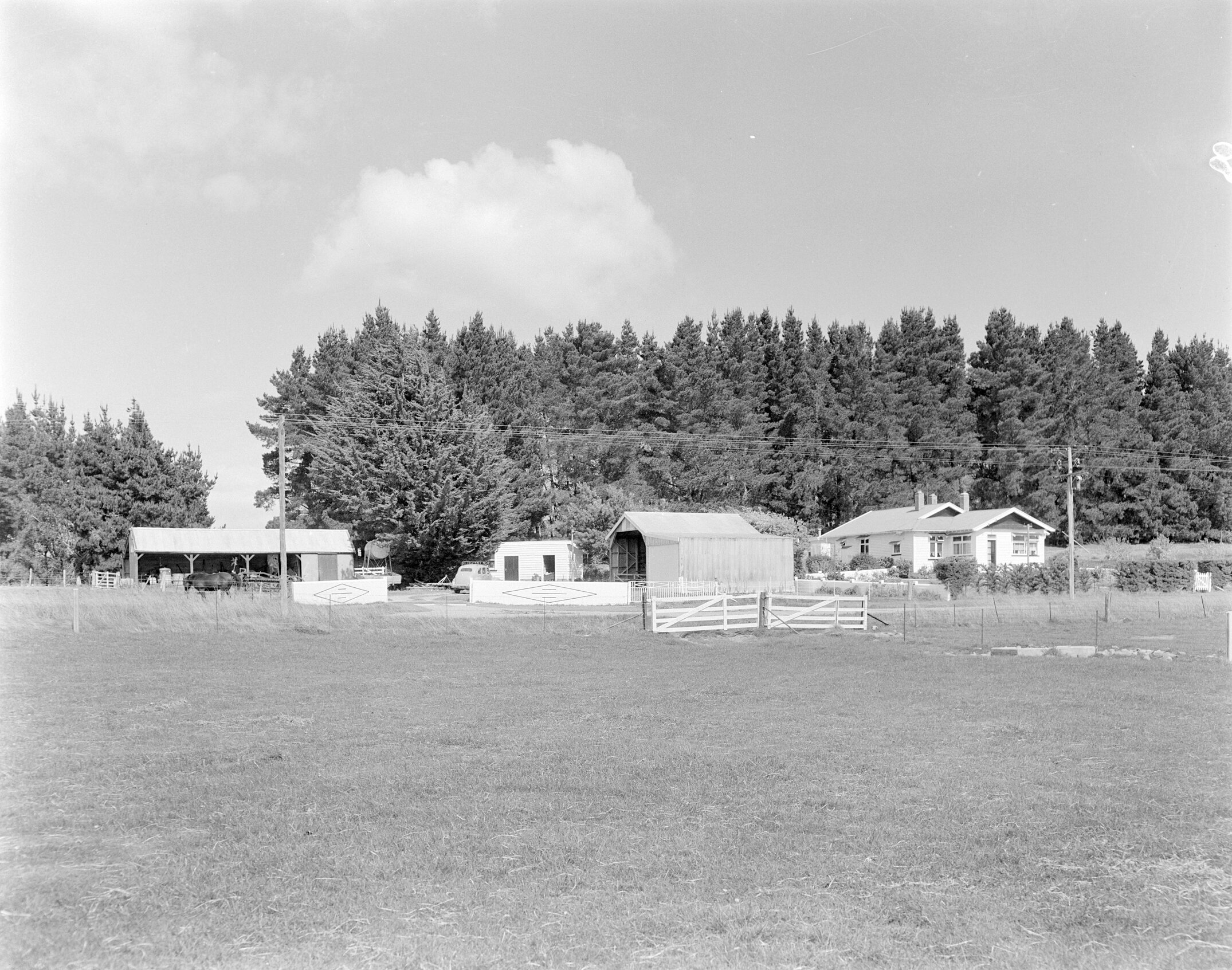 Farmhouse and Outbuildings, Possibly Associated with Lincoln College 02