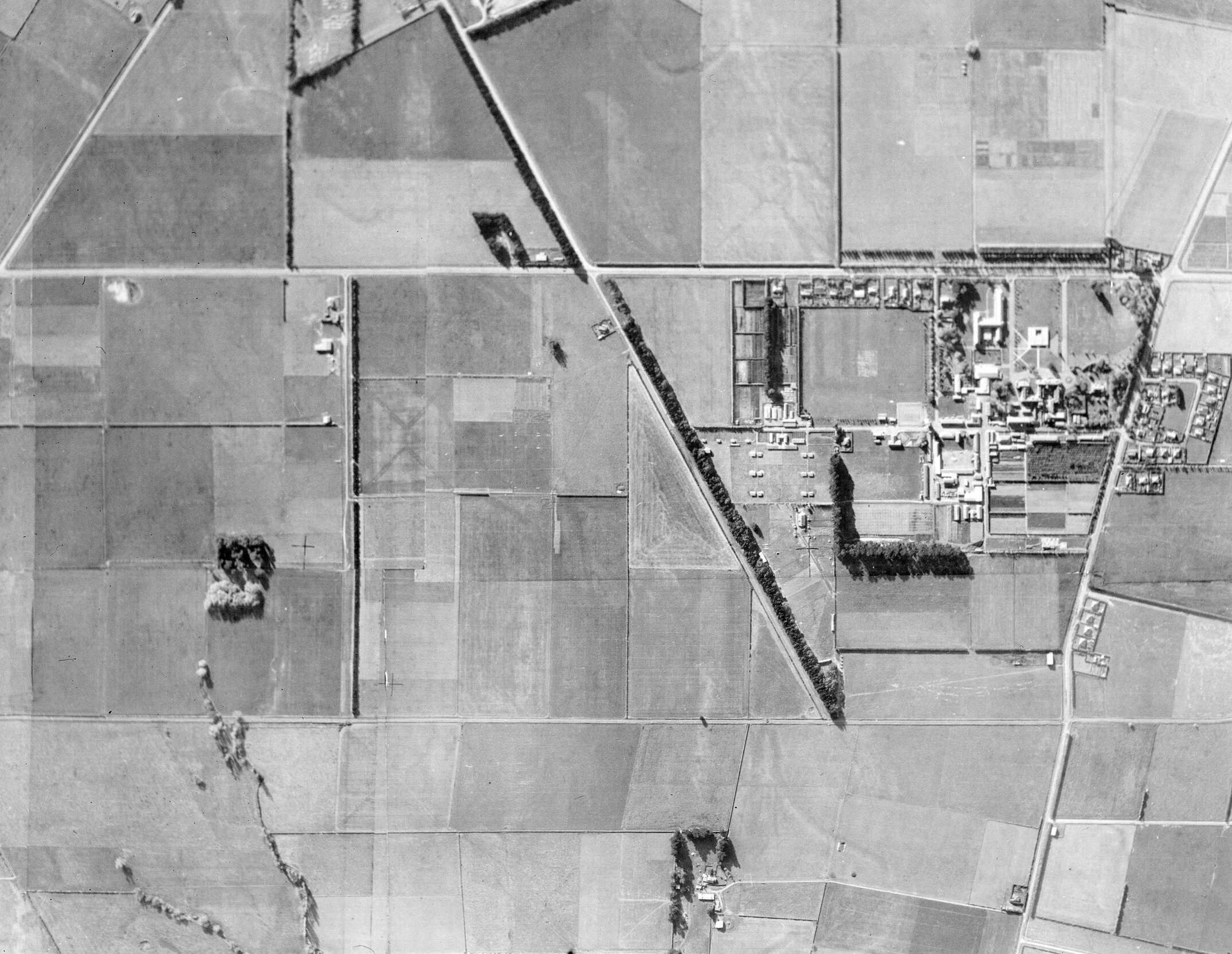 Aerial view of Lincoln College, circa early 1960s 02