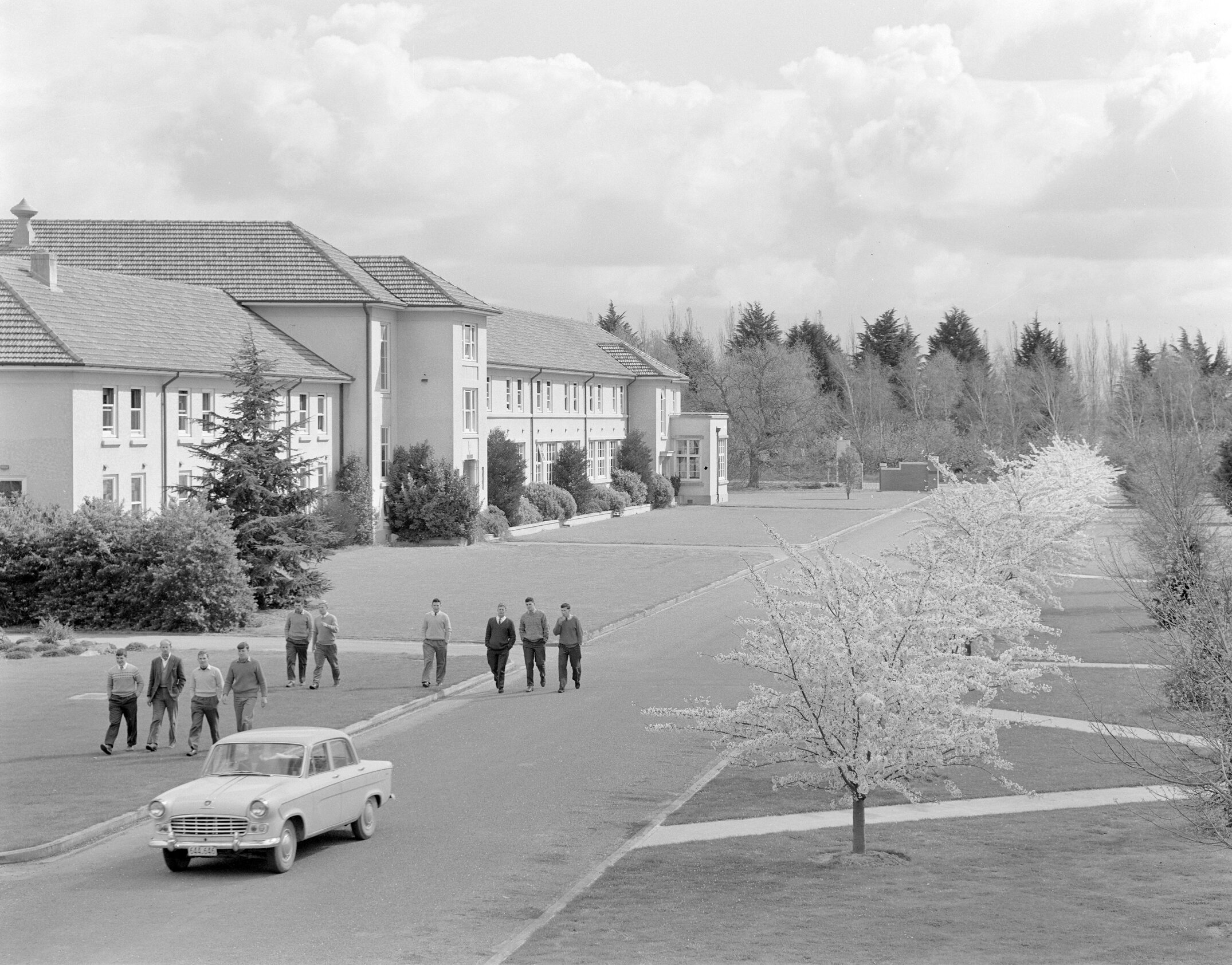 Hudson Hall, Lincoln College campus in spring, circa early&ndash;mid 1960s (Blackmore Neg5054)