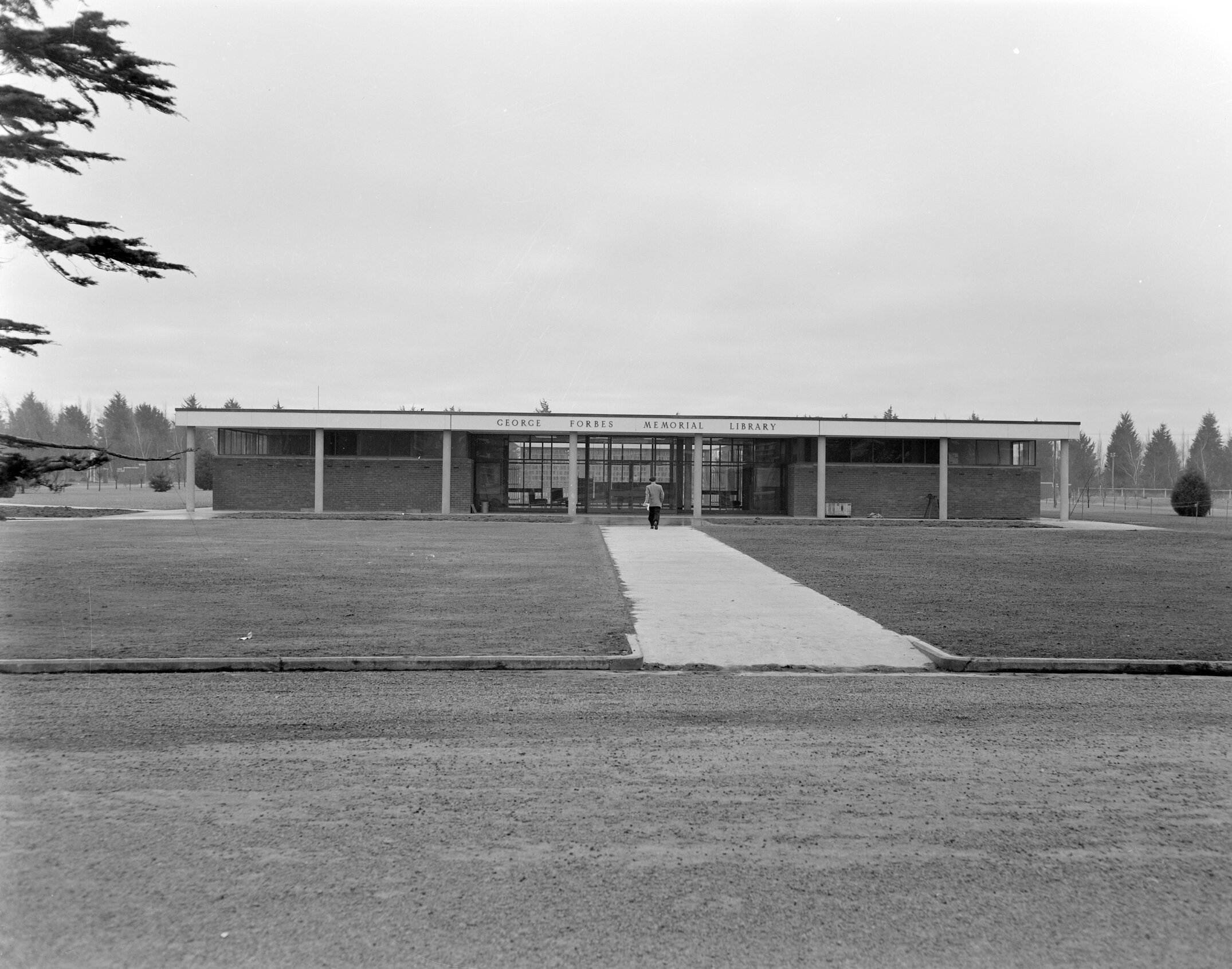 George Forbes Memorial Library shortly after opening at Canterbury Agricultural College, circa 1960