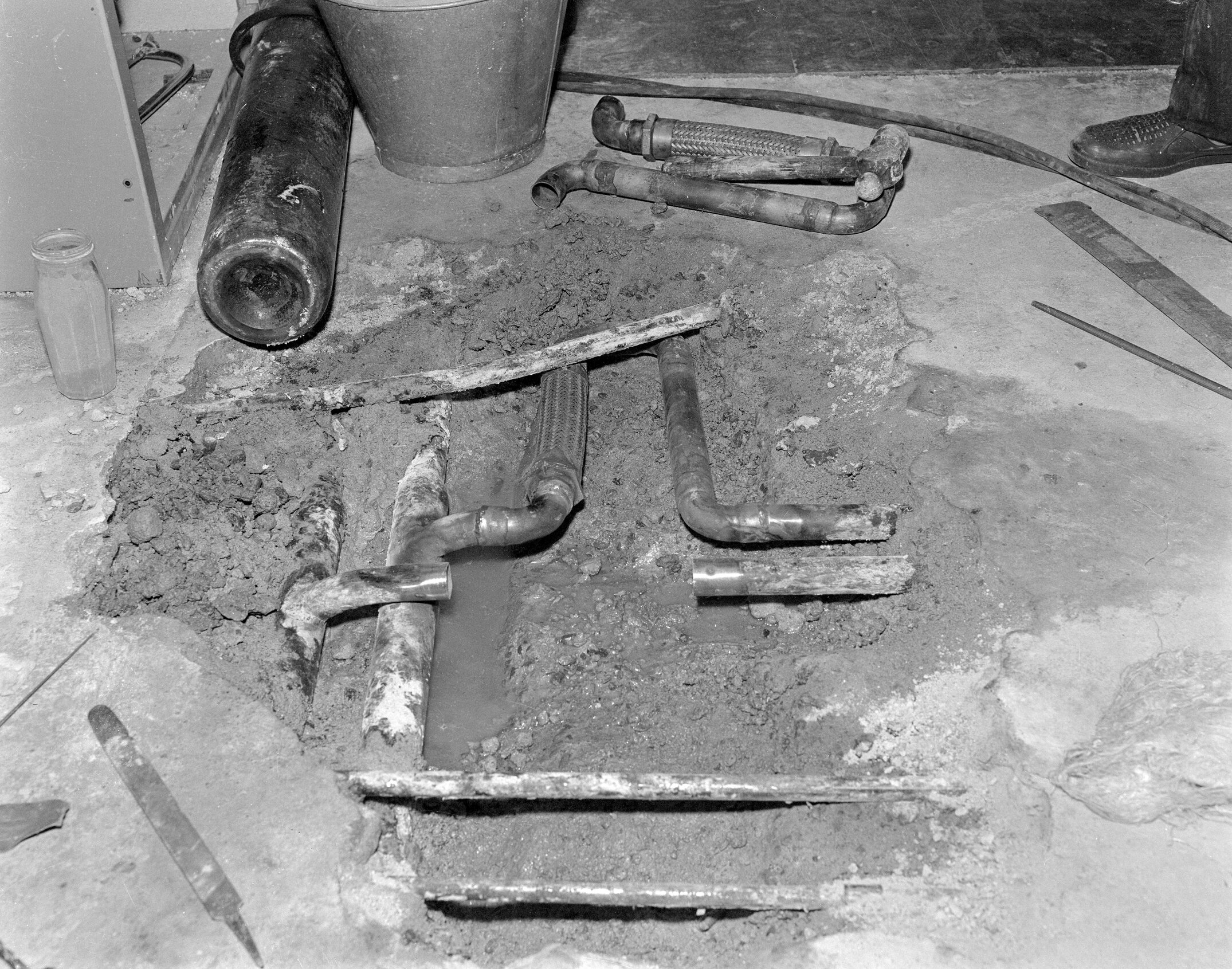 Problems with Library heating systems, circa 1960s (Blackmore Neg 5099)