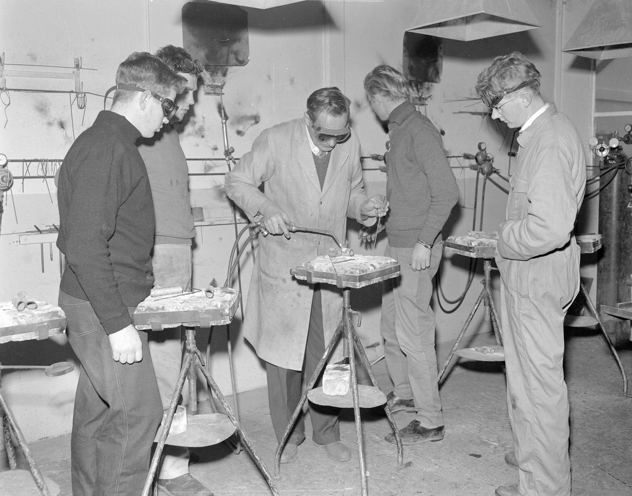 A welding class in progress, W. M. Baird demonstrating c1960 (Blackmore Neg 5177)