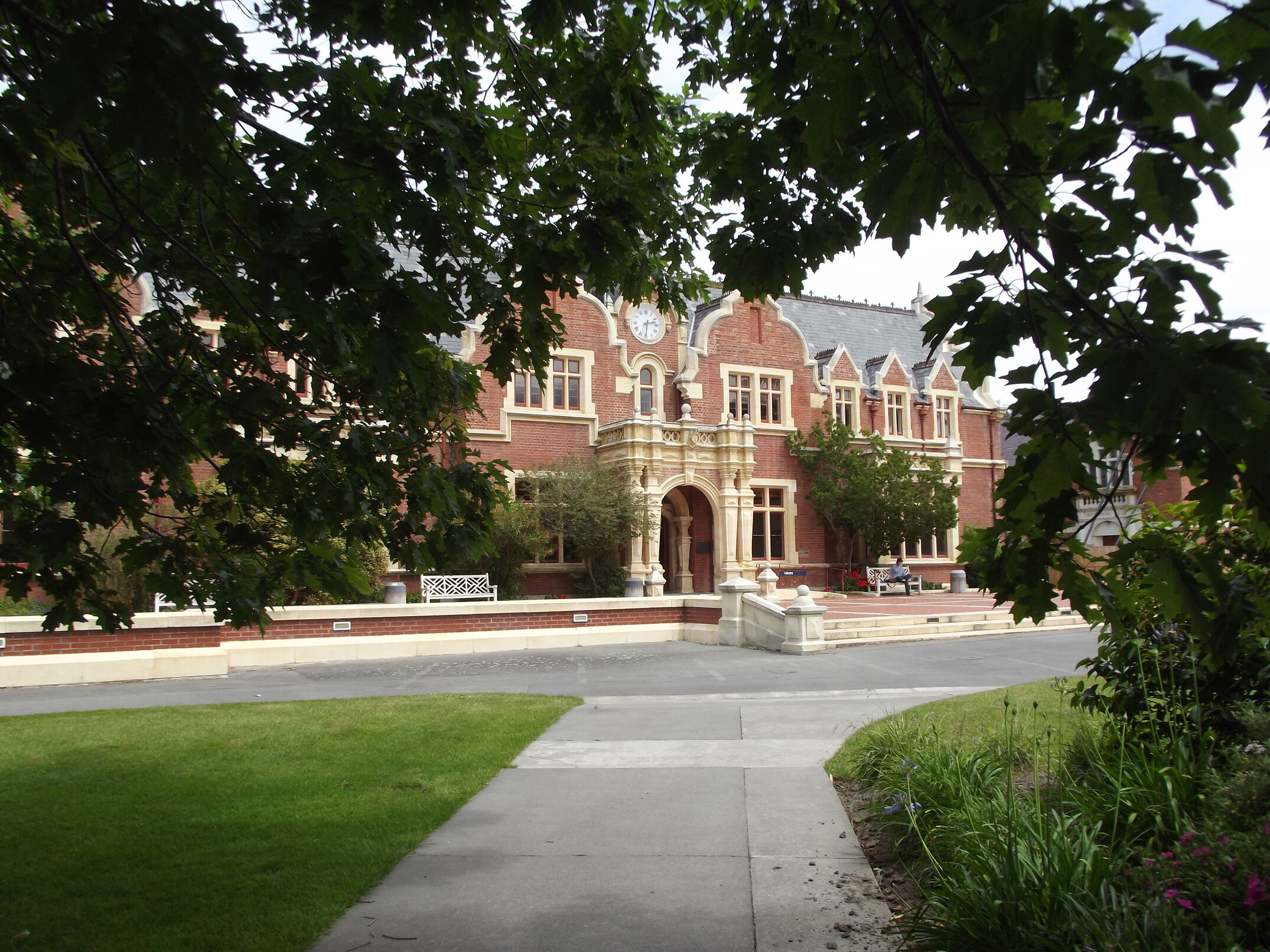 2012 Lincoln campus view  (5)