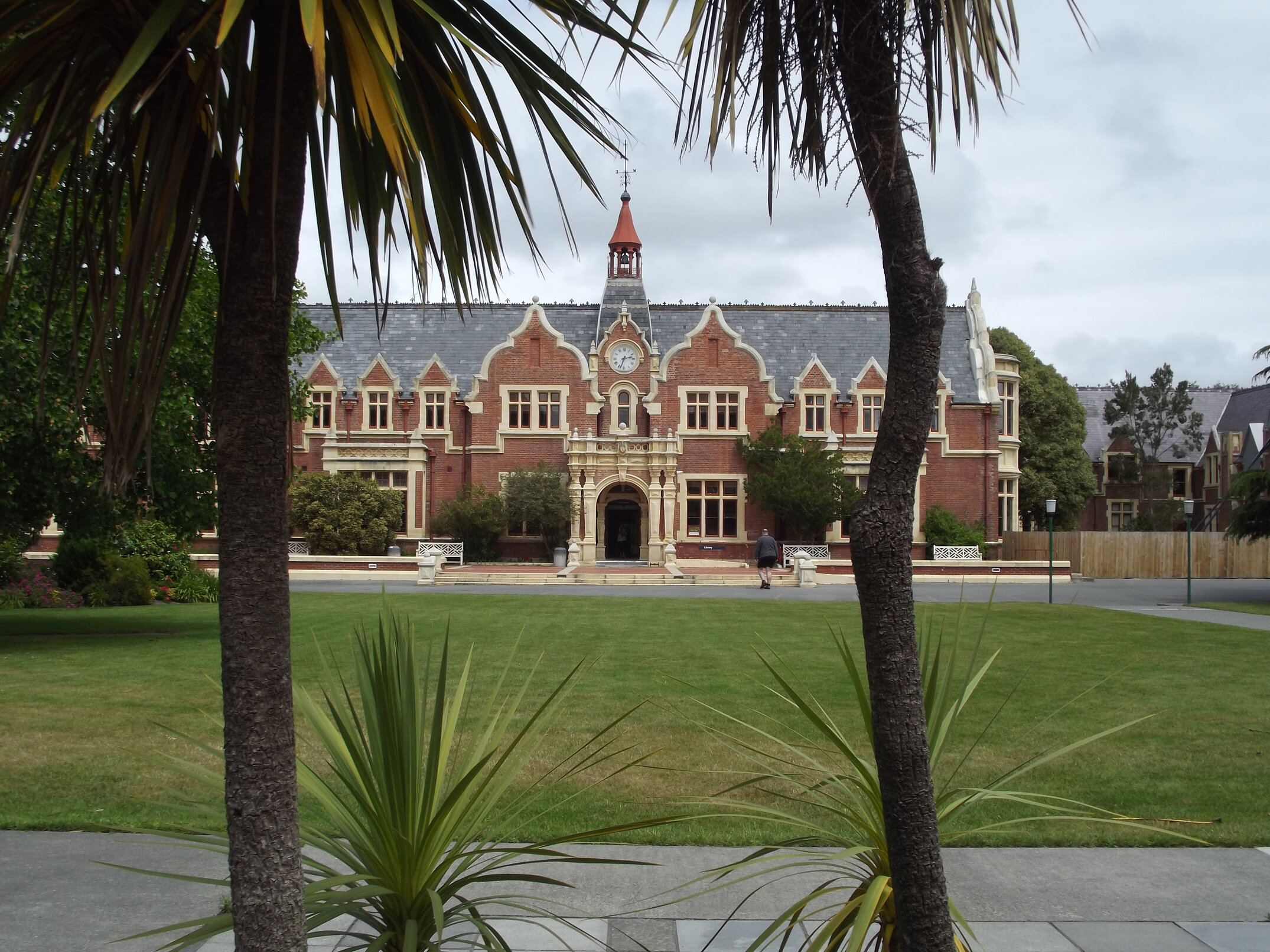 2012 Lincoln campus view  (9)