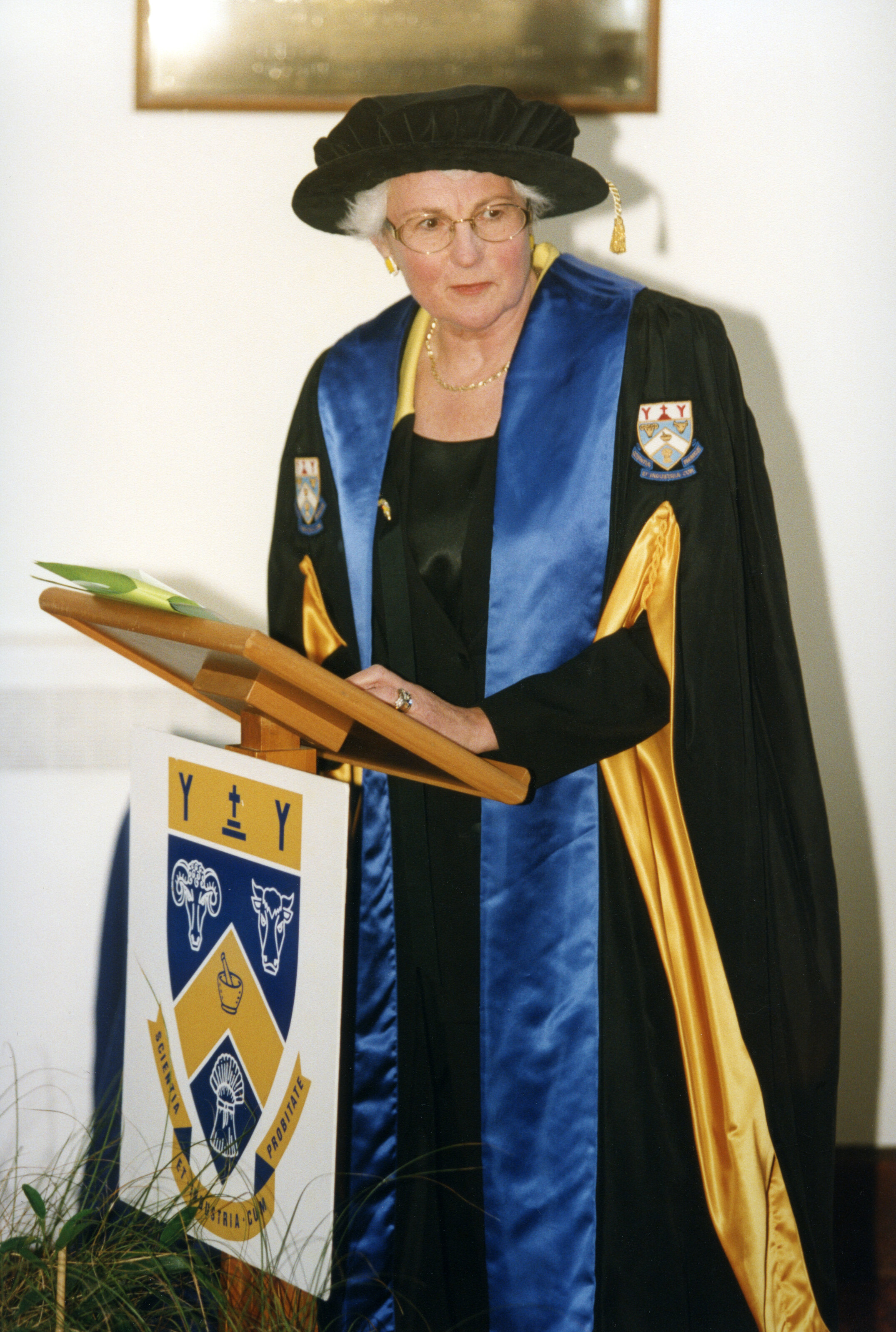 At the graduation ceremony in 2003, Margaret Austin, the chancellor of Lincoln University 01