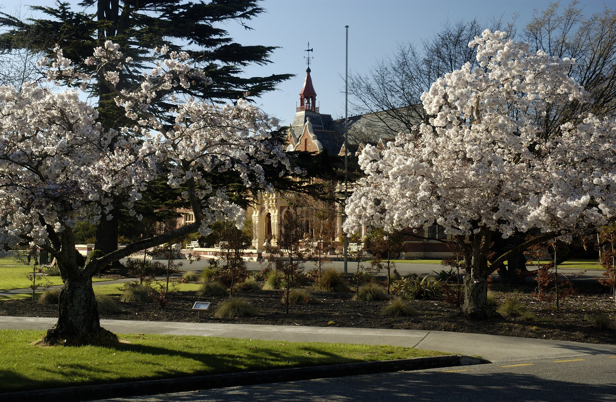 Lincoln Campus in Spring, 12 September 2006 (02)