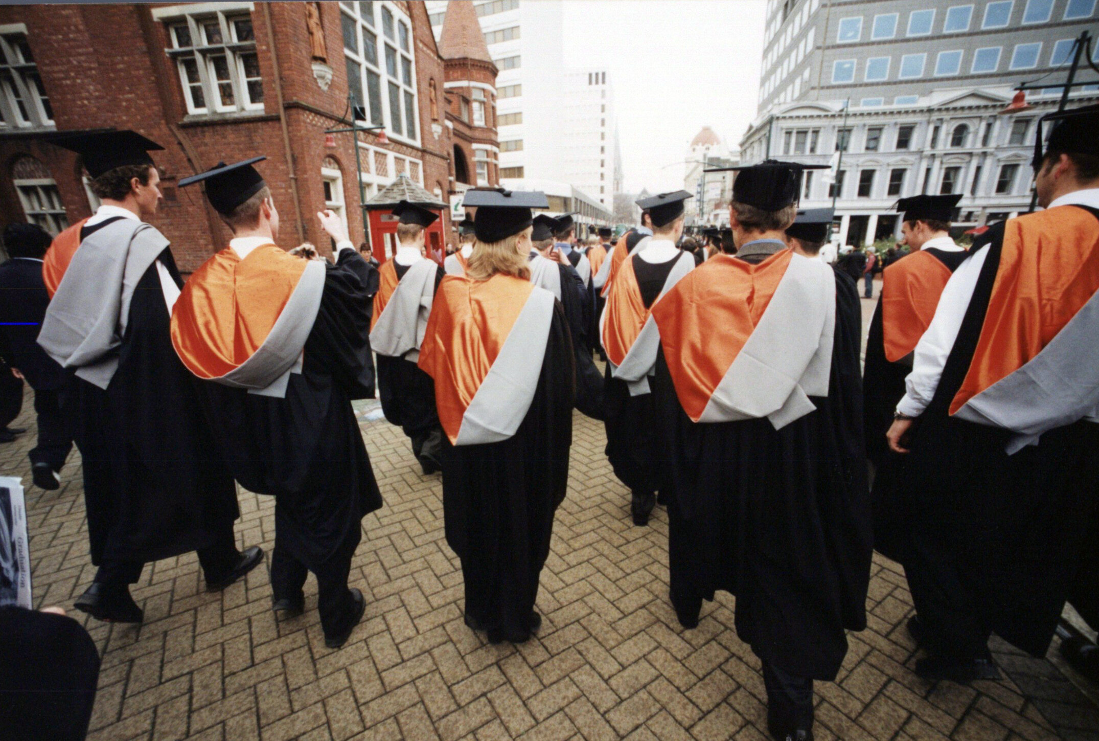 Graduation ceremony, 17 May 2000 045