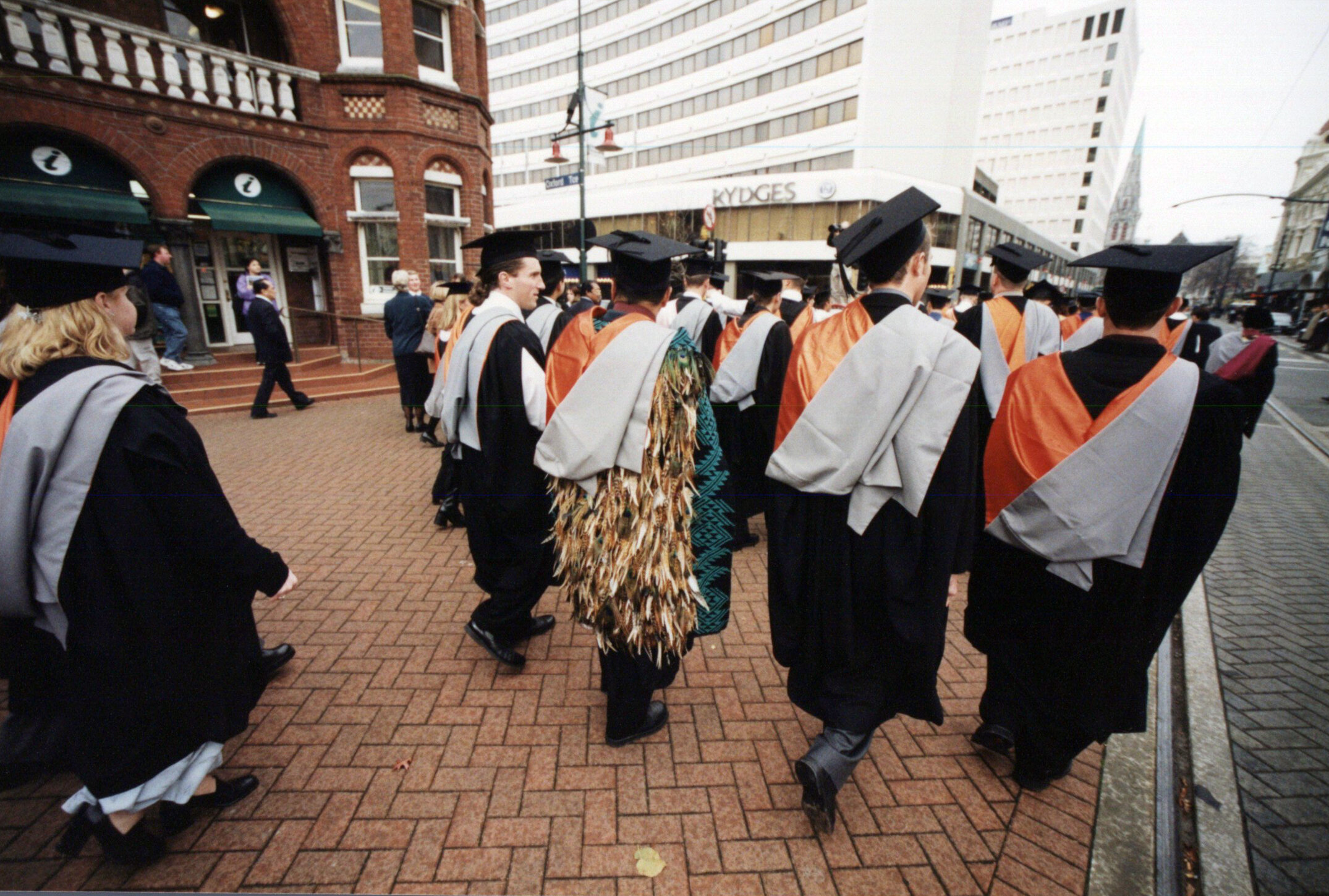Graduation ceremony, 17 May 2000 047