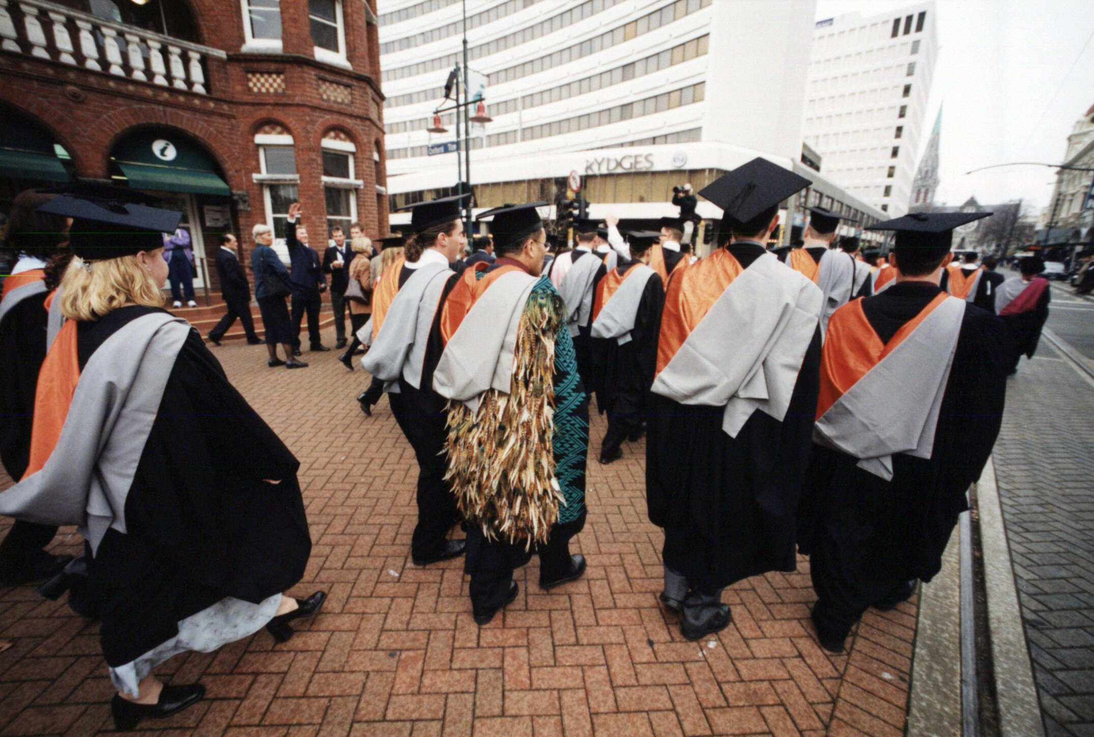 Graduation ceremony, 17 May 2000 048