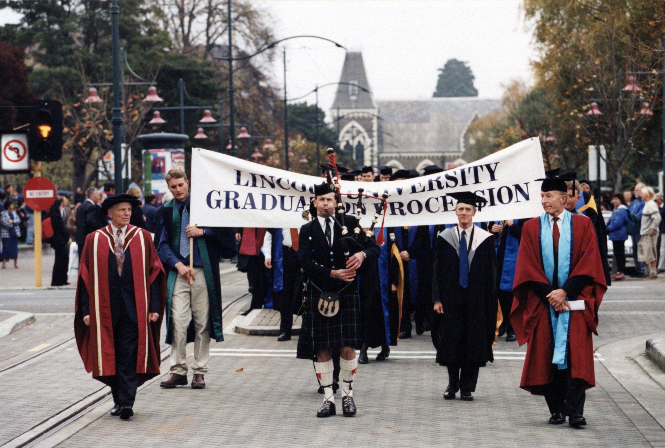 Graduation ceremony, 17 May 2000 049