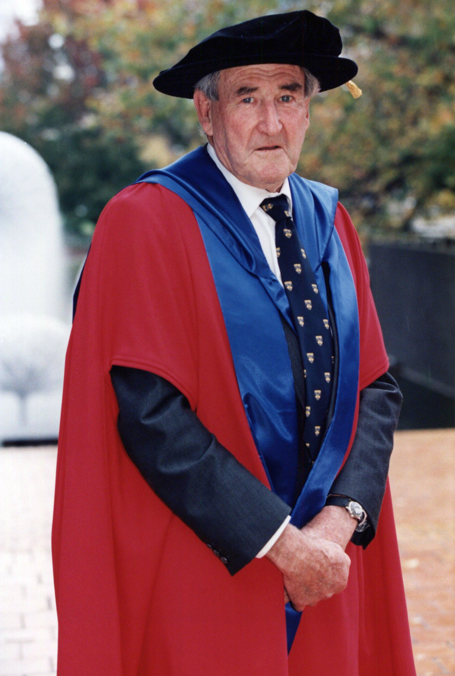 Graduation ceremony, 17 May 2000 057