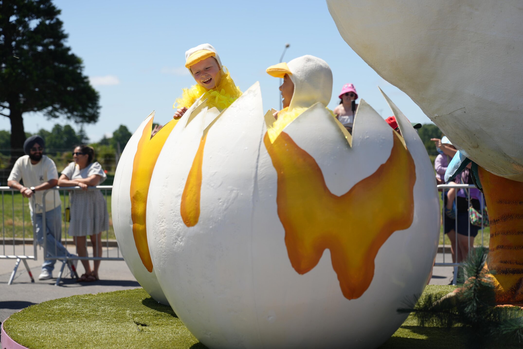 Xmas Parade at Canterbury with happy kids