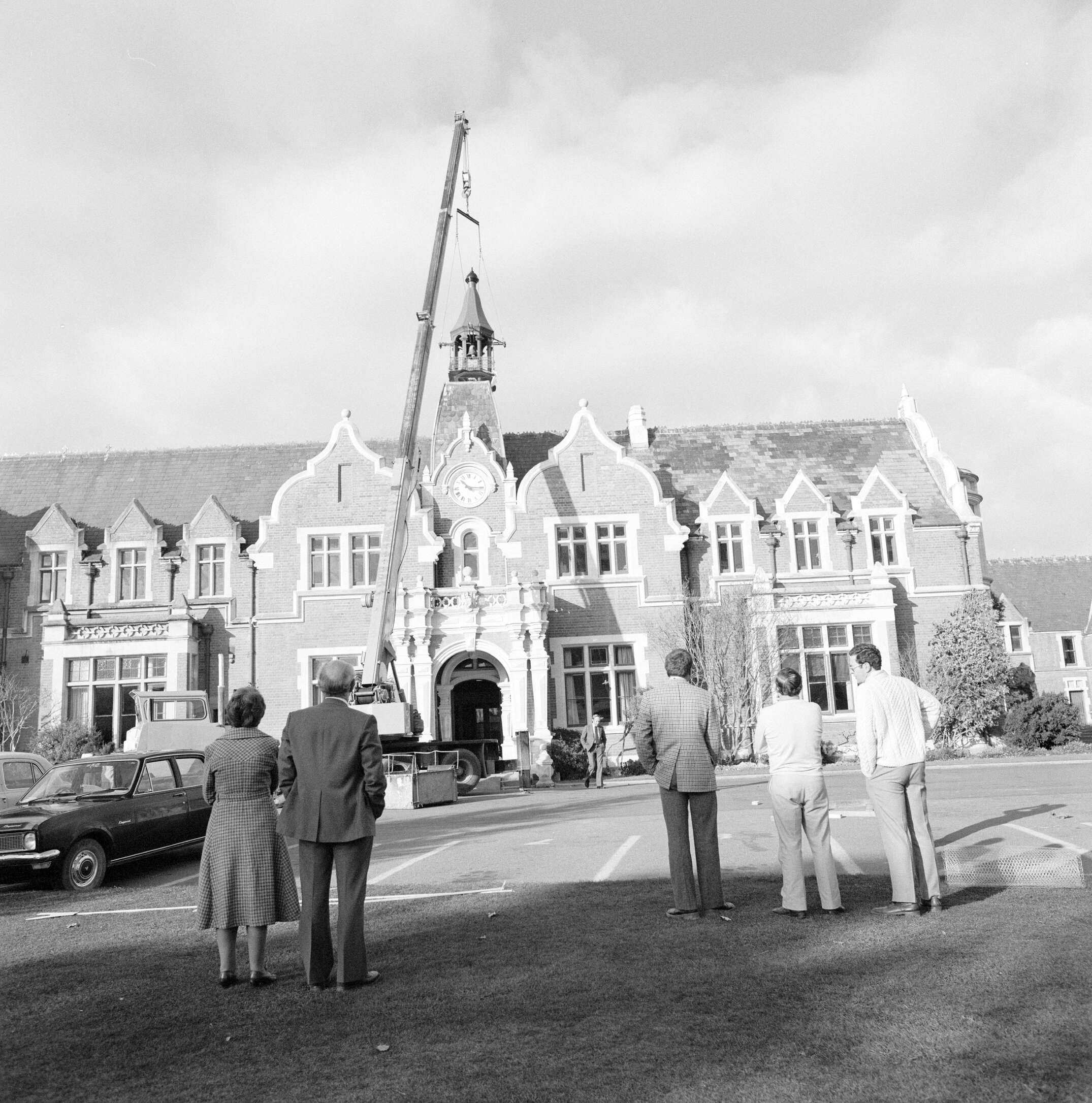 Putting the bell tower on the Ivey Hall Clock, September 1982 (7)