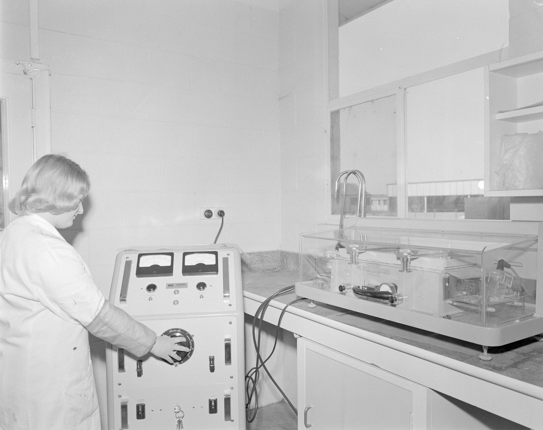 Laboratory equipment with HVE control console, Lincoln College, c.1950s&ndash;1960s