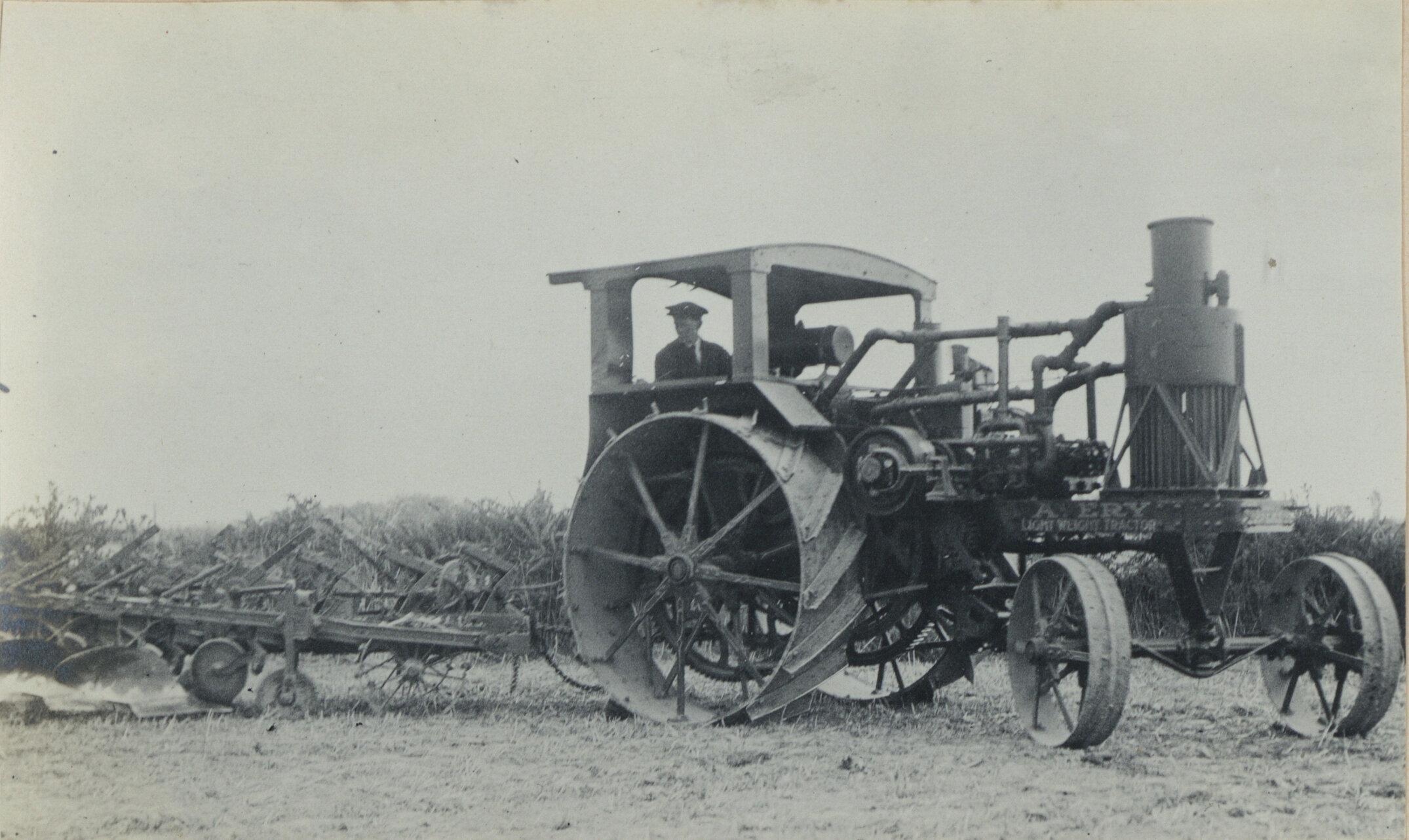 Avery tractor in trial at Lincoln