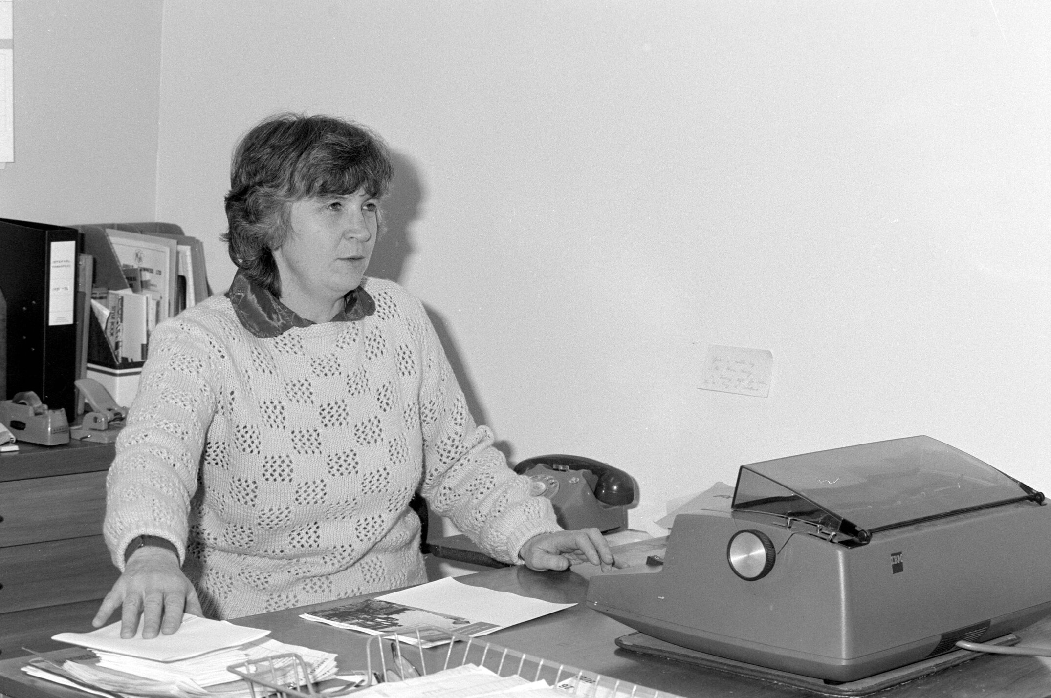 NZAEI Staff in Work Situations, Open Days, September 1985 03