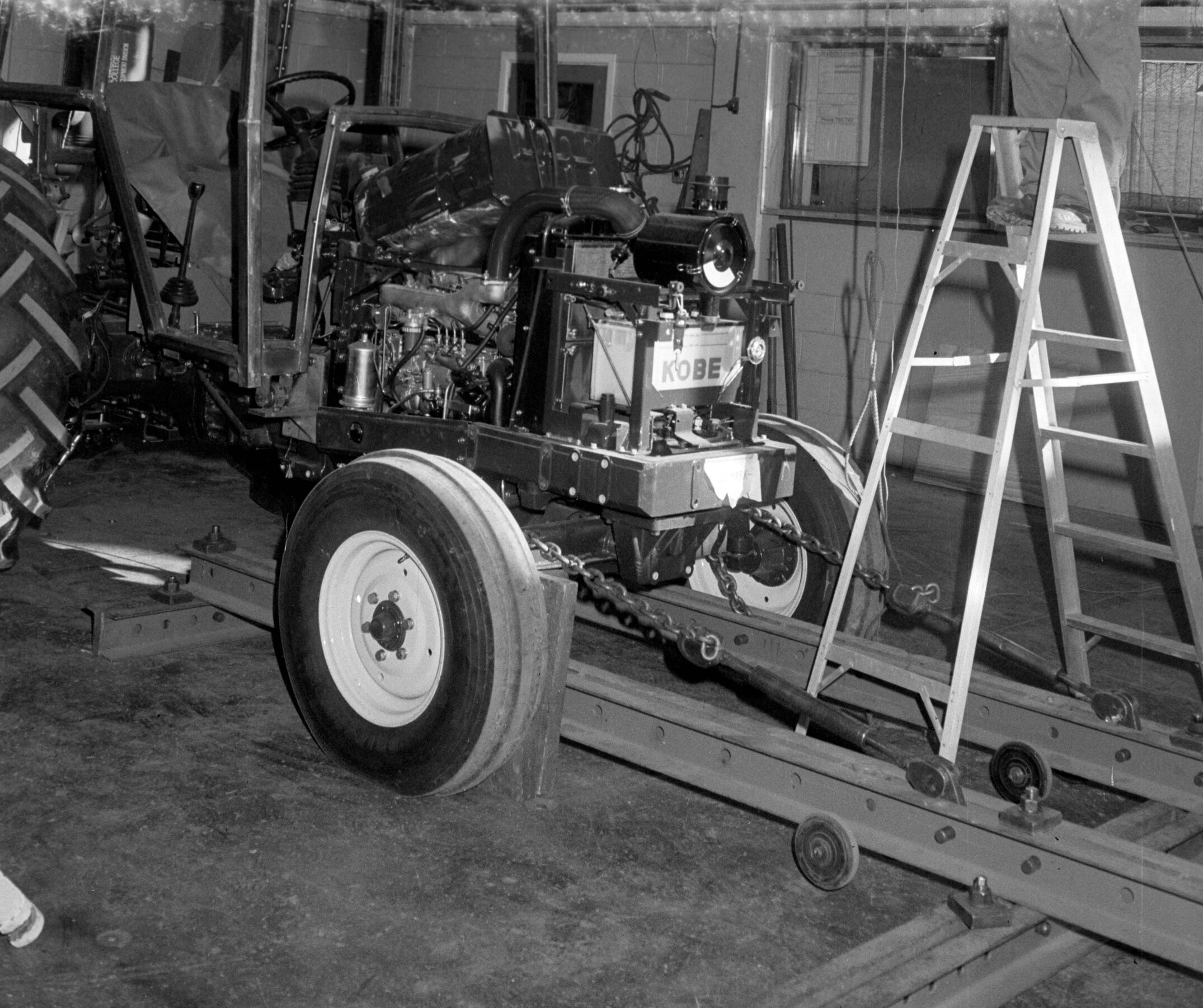 NZAEI Staff in Work Situations, Open Days, September 1985 07