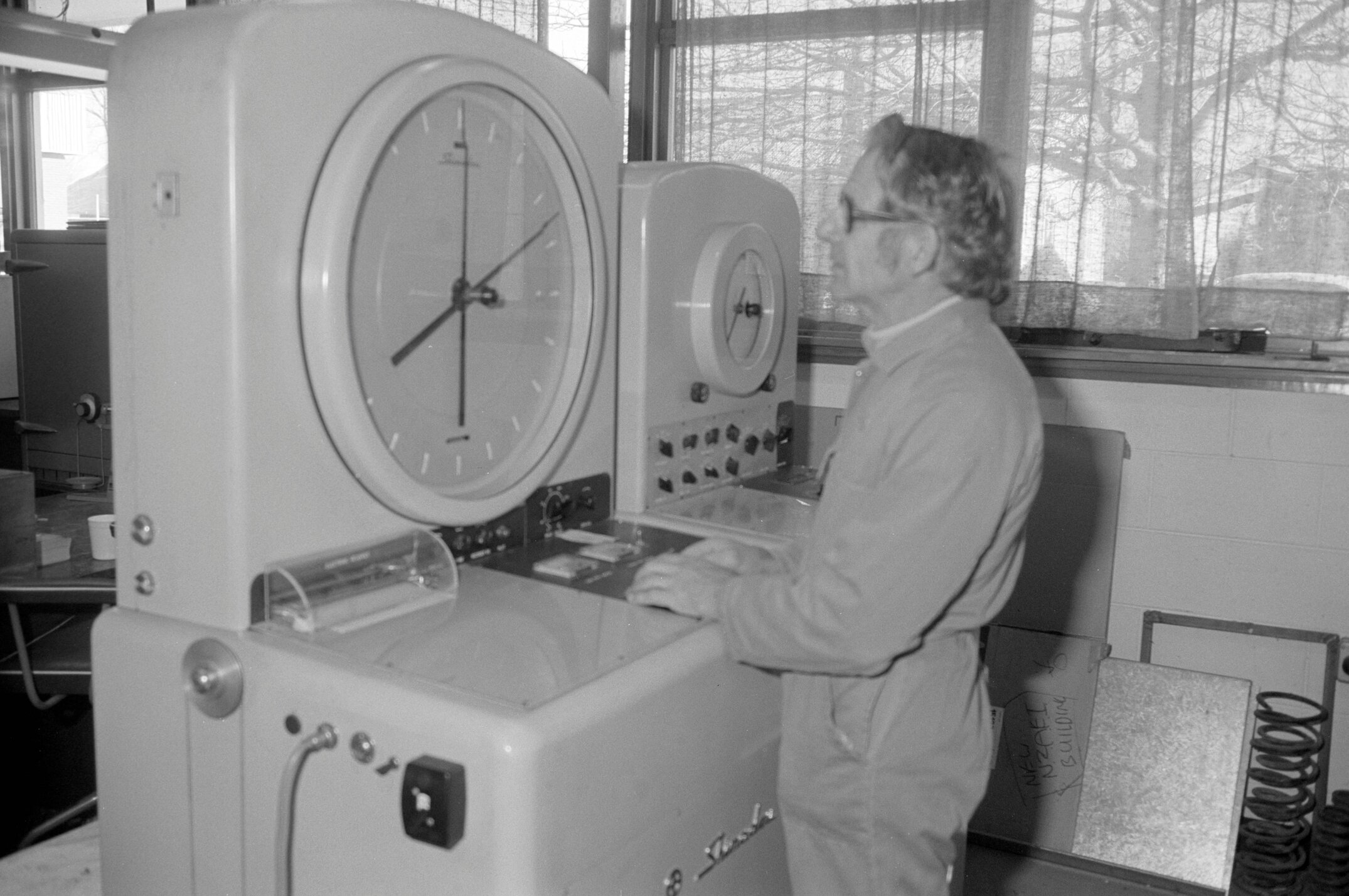 NZAEI Staff in Work Situations, Open Days, September 1985 15