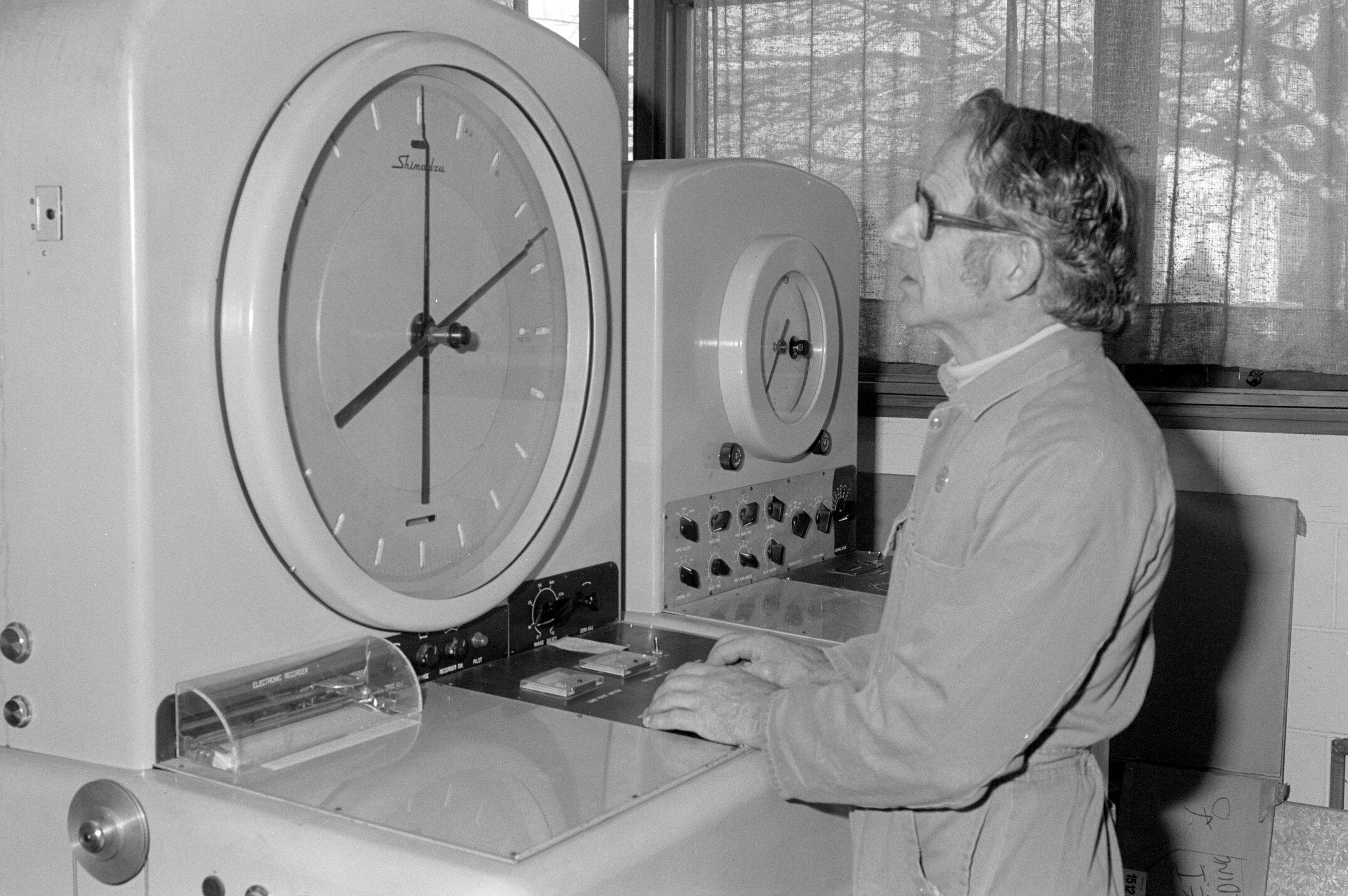 NZAEI Staff in Work Situations, Open Days, September 1985 16