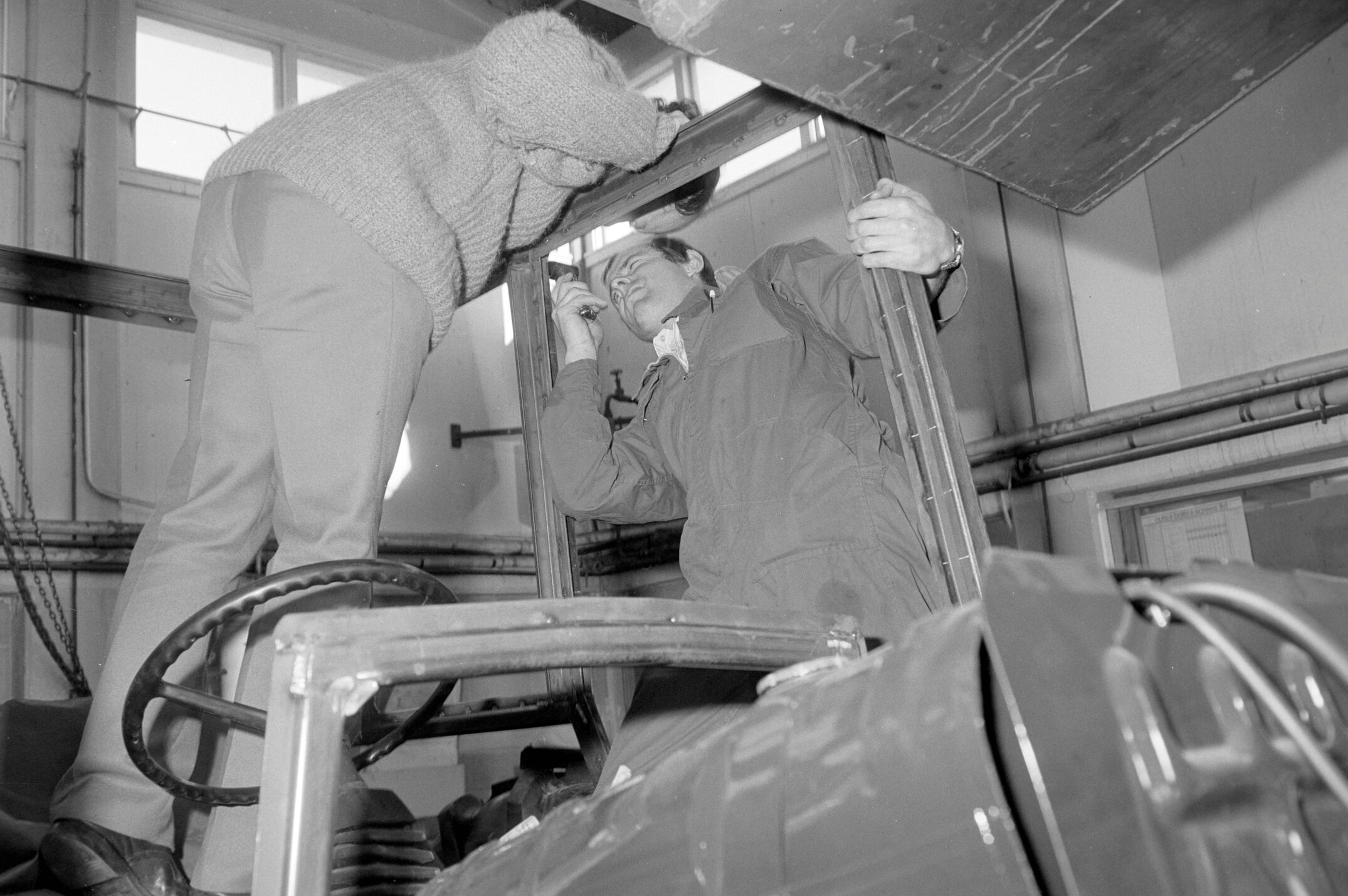 NZAEI Staff in Work Situations, Open Days, September 1985 17