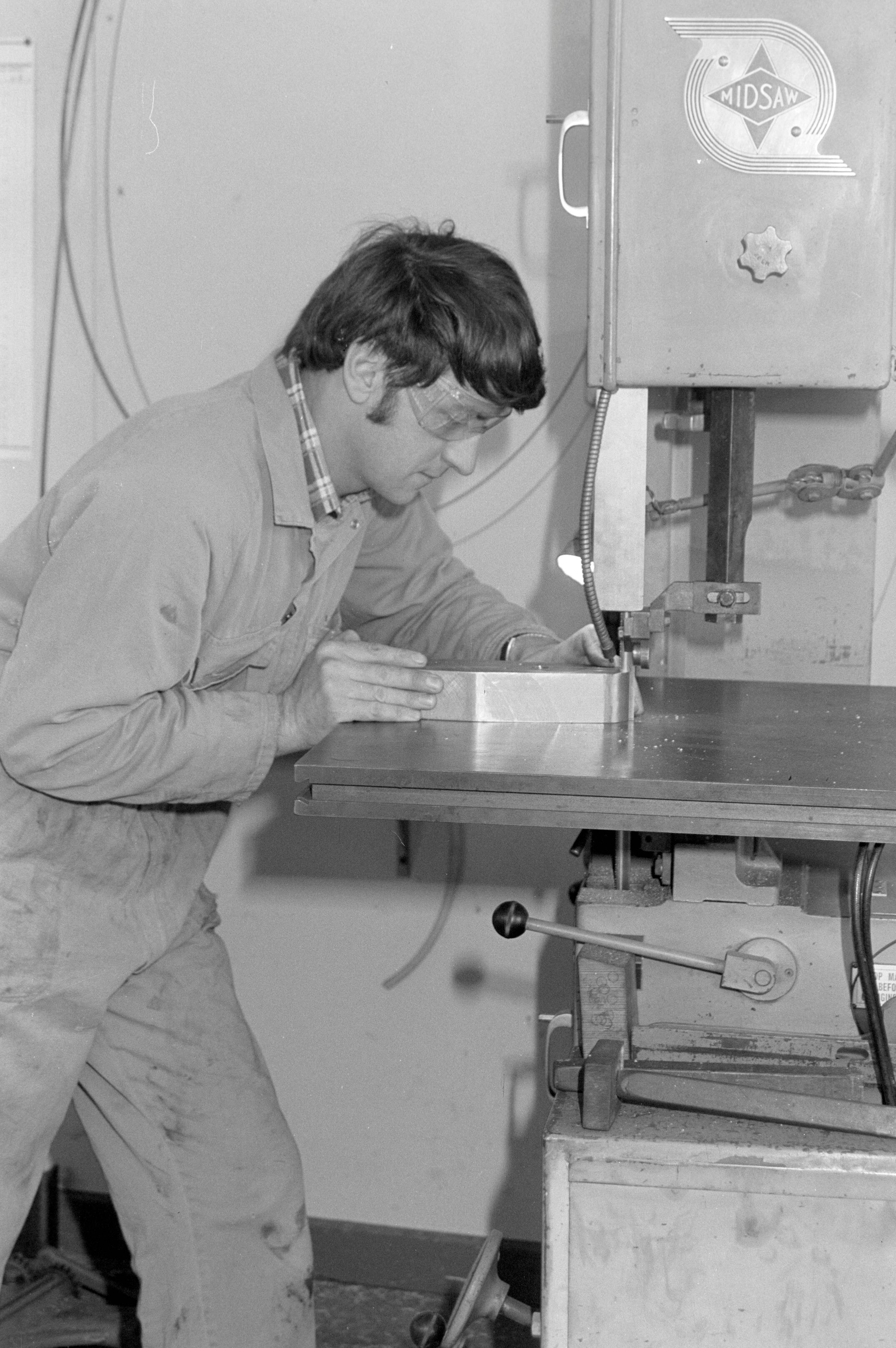 NZAEI Staff in Work Situations, Open Days, September 1985 22