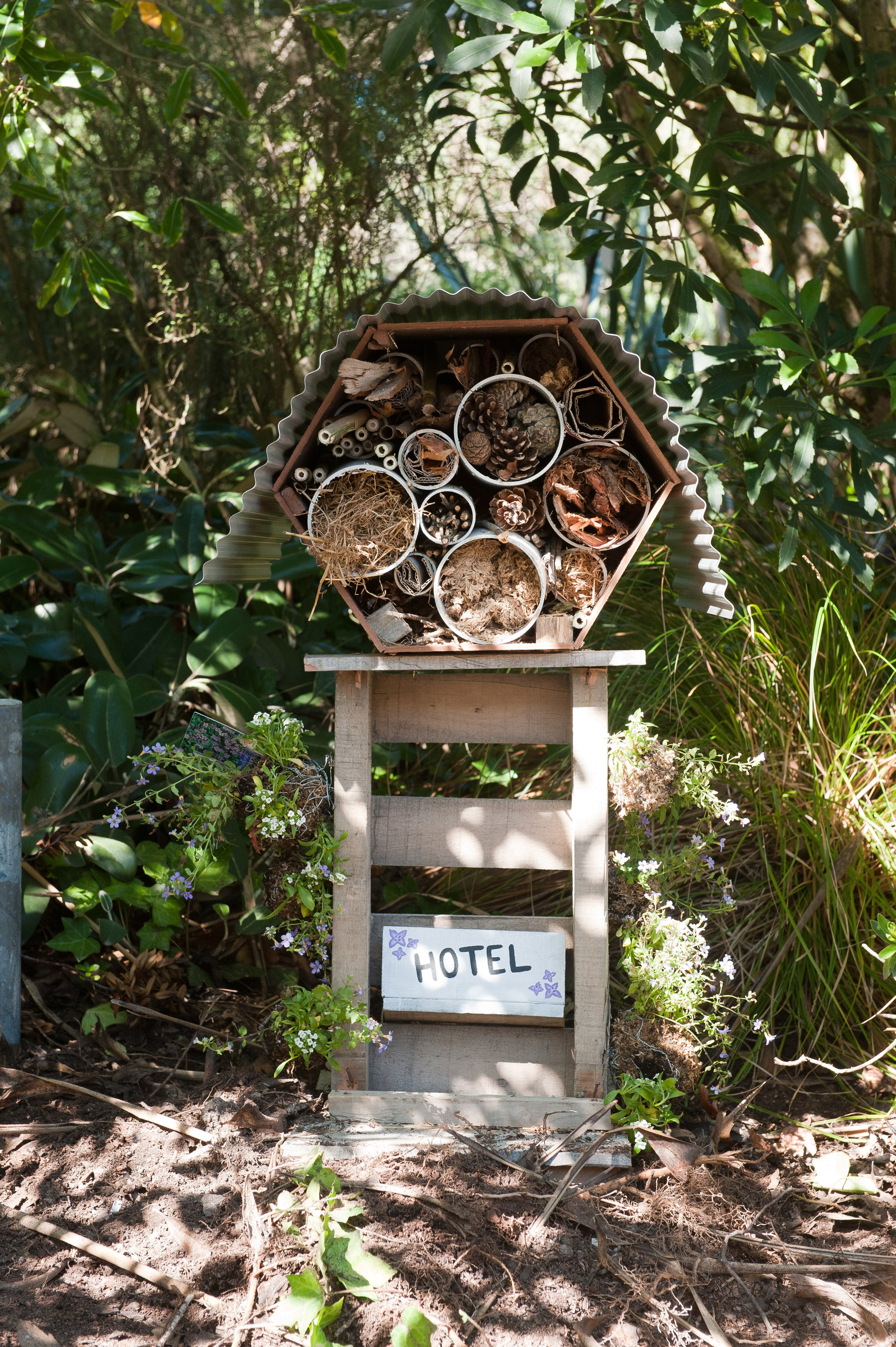 2014 SoLA Insect Motels Tour 69