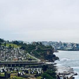Sea of memory. Graves and the sea in Sydney coastal