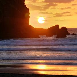 Dusk at Piha Beach: A Brief, Beautiful Moment