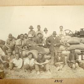 Canterbury Agricultural College students at the College farm, 1919