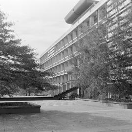  1981 Hilgendorf Building and Courtyard 02