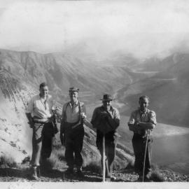 c1940s - c1950s Constitution Range Flock Hill 5000 ft No Helicopter 1
