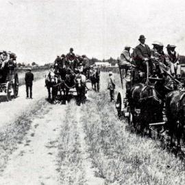 1907 Viewing the farm