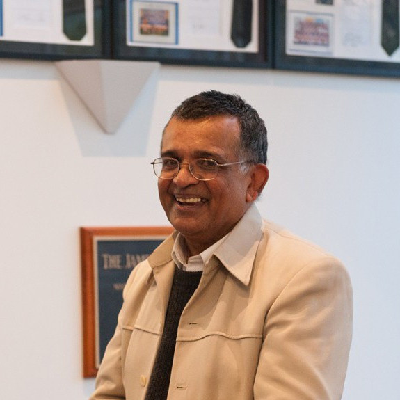24 March 1999 
Top Academic New Lincoln Professor