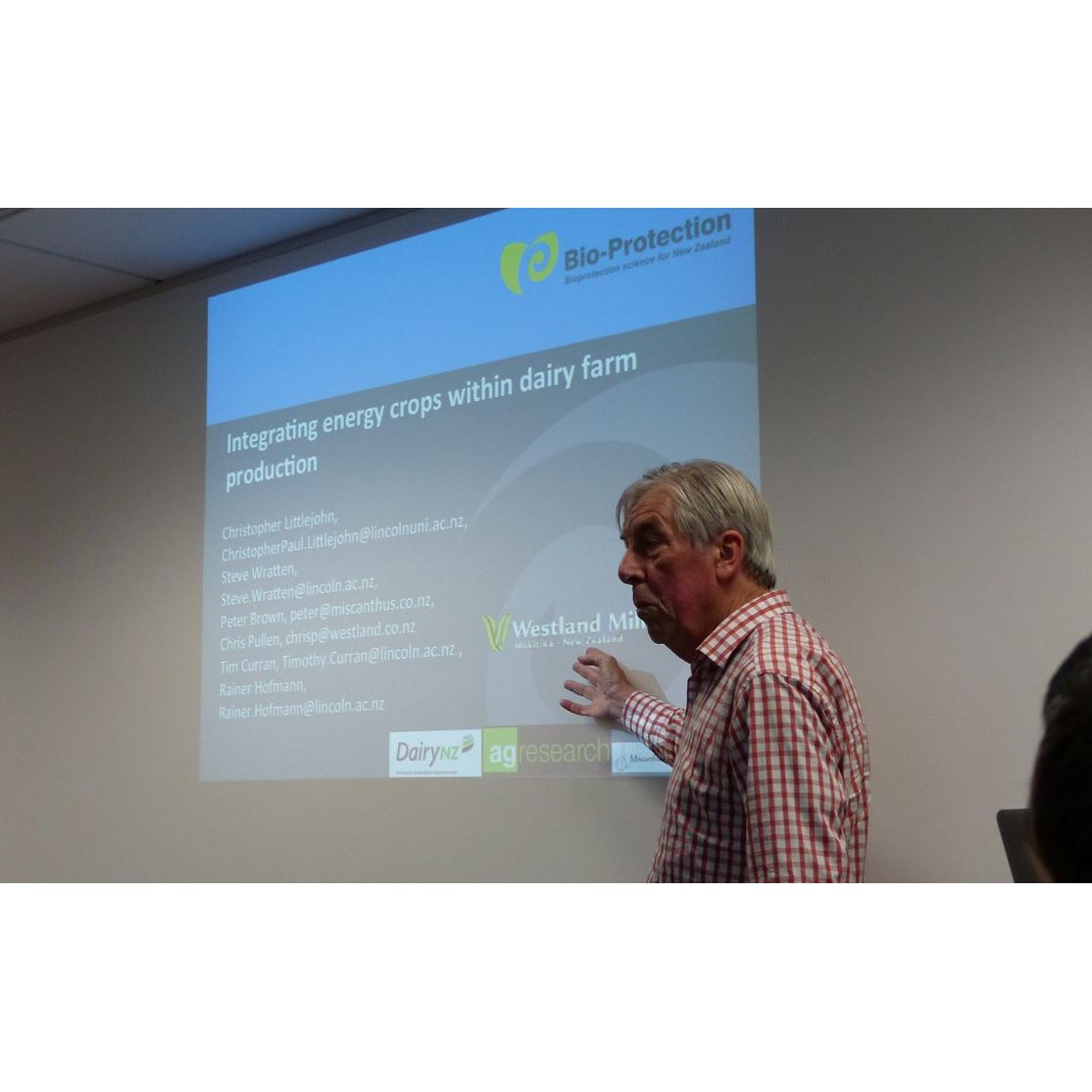 8 May 2014
Workshop explores ecosystems and the challenge of feeding the world 