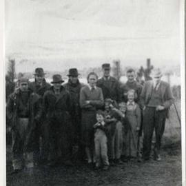 1946 VFM field trip with Mary, David McLeod and Family Grasmere