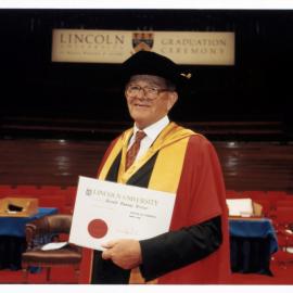 1999 Graduation ceremony: Ronald Ramsay Trotter, Honorary Doctorate 02