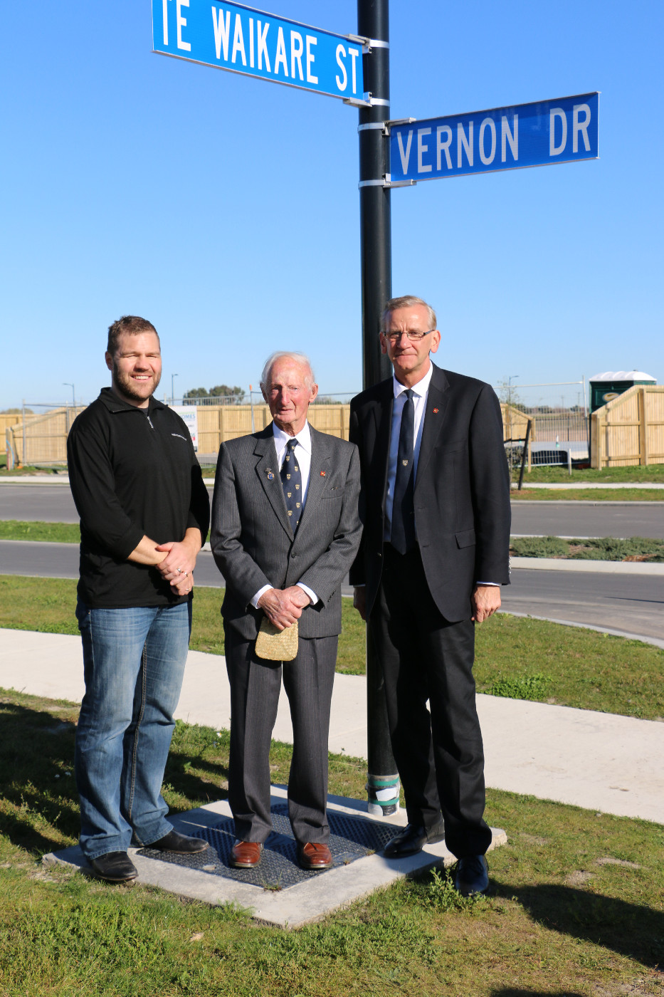 Representatives from Lincoln University, Lincoln township community organisations, and Ngāi Tahu Property joined family members in honouring retired staff member Vernon Clark ONZM at a ceremony marking the naming of a local street in recognition of his services to community and University cooperation. From left: Shannon Goldsmith, Vernon Clark, Chancellor Tom Lambie