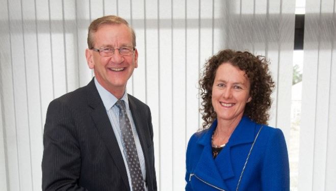 Lincoln University and Nuffield MoU Signing. Tom Lambie and Juliet Maclean.