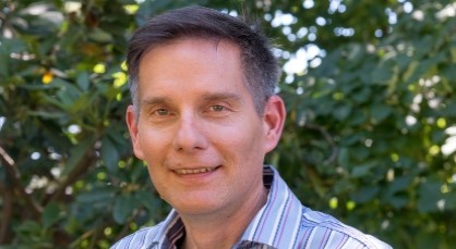 19 October 2019
Distinguished Professor wins Hutton medal