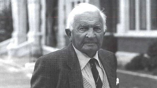 Charles Hazlitt UPHAM (1928-1930, 1939), V. C. and Bar, distinguished alumnus, died on 22 November 1994.
