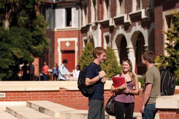 6 March 1995 
Lincoln And Open Polytechnic Join Forces For Open Learning Boost