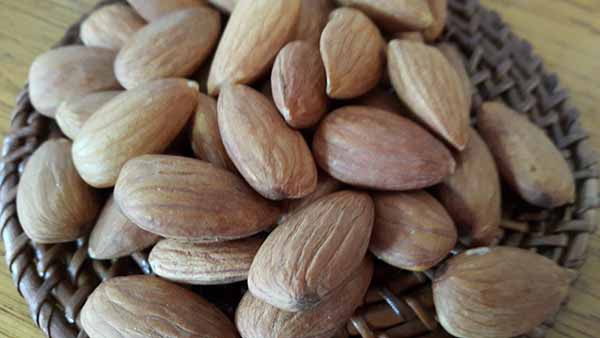 18 May 1998 
Say 'nuts' to cholesterol &ndash; Lincoln scientist