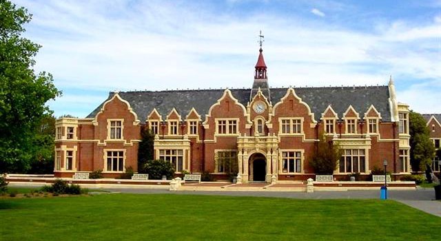 7 July 2008
Lincoln hosting student visitors to Young Farmer Contest's Practical Challenge Day 