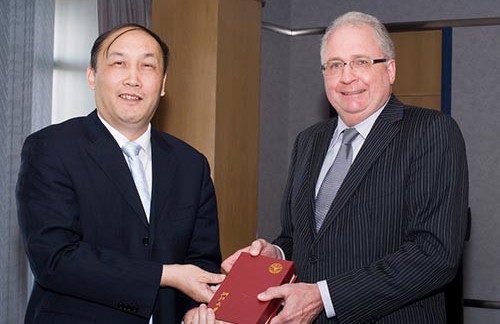 Zhejiang University President Yang Wei and Lincoln University Vice-Chancellor Professor Roger Field