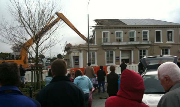 10 September 2010
Earthquake photos 