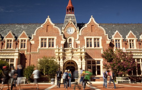 01 February 2011
New university qualification links science innovation and entrepreneurship 